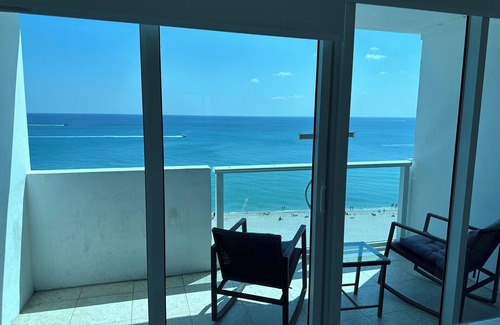 Seybold Apartment | 1128- Ocean View with Balcony