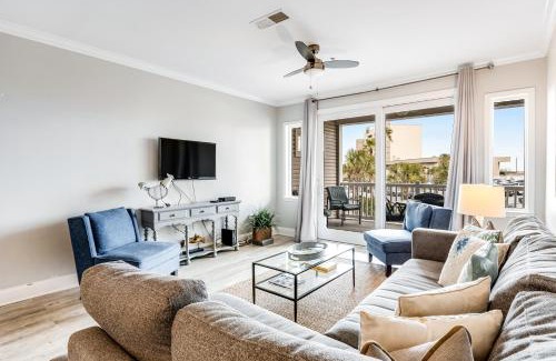 Folly Beach Apartment | 114 West Arctic