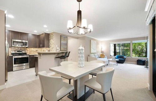Northwest Bellevue Apartment | 115 - Modern & Serene~Min to Downtown