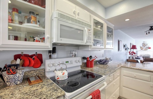 Downtown Condo | 117 Pismo Shores: 2 BR, 2.5 BA Condominium in Pismo Beach, Sleeps 6