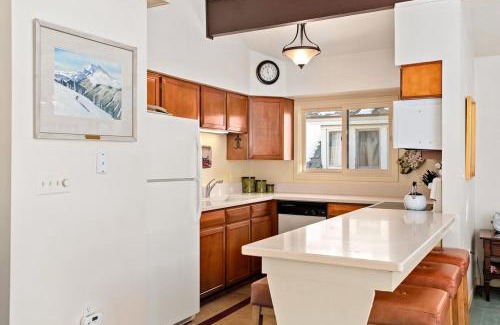 Aspen House | 118 E. Bleeker Street Home, Large, Two-Level Home/Duplex with Private Deck & On-Site Parking