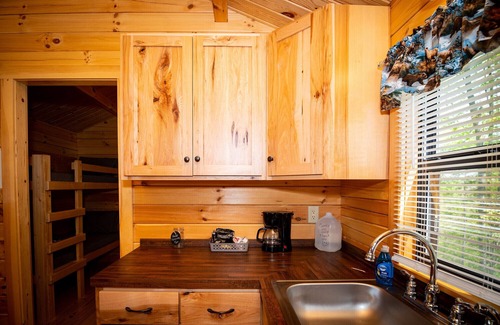 Logan Cabin | 118) Teal Log Cabin. Close to Hocking Hills State Park and more!