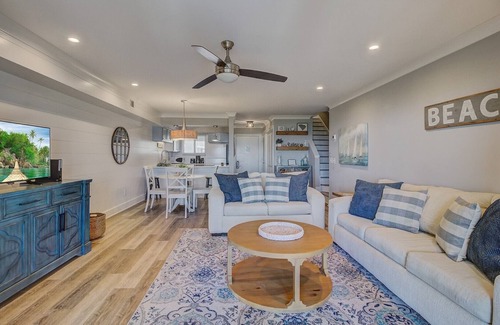 Isle of Palms House | 11B Mariners Walk by AvantStay | Direct Beach Access! | Views | Communal Pool