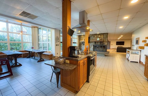 Whittier Cabin | 11BR Private Cabins w/Hot Tub, Sauna, Game Room - 2 Cabins!