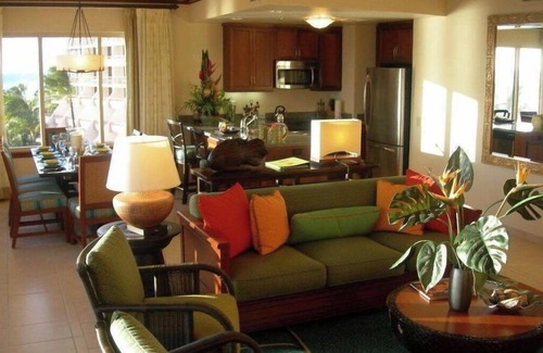 Kaanapali Villa | 11th FLOOR 2 BED LAHAINA TOWER SLEEPS 8 OCEANFRONT MARCH 15-22, 2025 WHALE VIEWS