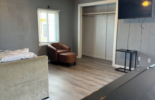 Hampton Hotel | 12 Ashworth Ave