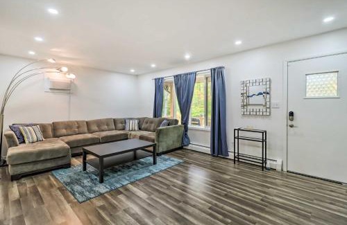 Tobyhanna House | 12 Mi to Camelback Ski Resort Home with Decks!