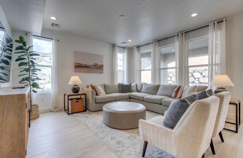 Washington House | 12 Mi to Sand Hollow Spacious Home with Game Room