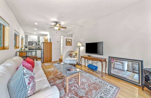 Northeast Carmel House | 12 Oaks - A Cozy Carmel Escape | 30-days