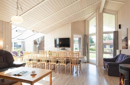 Lensterstrand House | 12 person holiday home in GROEMITZ