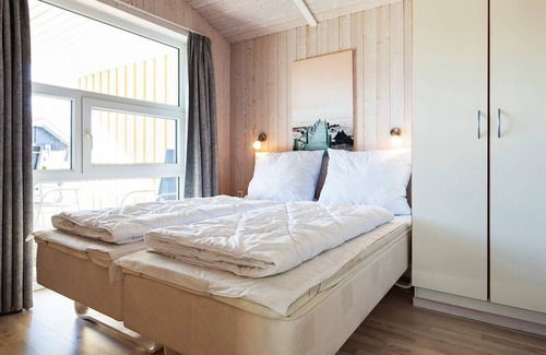 Lensterstrand House | 12 person holiday home in GROEMITZ