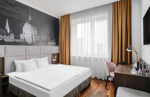 Terezvaros Hotel | 12 Revay Hotel