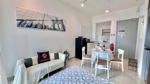 Kampung Sungai Kayu Ara Apartment | 121 Residences by manatidur Near One Utama