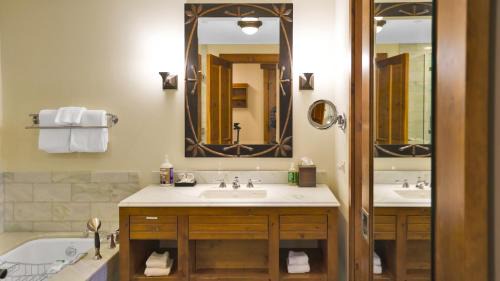 Stowe Area Resort | 1234 Lodge At Spruce Peak Ski In Ski In Ski Out King Studio By Stowe Mountain Rentals