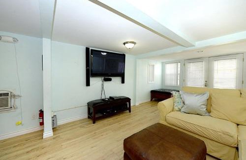 Avalon House | 124CL 124 Claressa Ave
