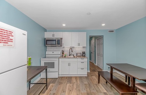 Garden City Condo | 125 Atlantic Avenue Unit H - Pet Friendly! Walk To The Beach and Pier!1BR -1BA - Sleeps 4 guests!