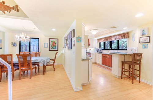 Avalon Condo | 12CT: Updates Spacious Townhome w/Patio, Private Balcony, BBQ