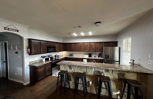 Wellborn House | 12th Man Ave