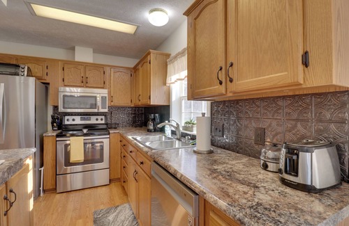Elkton House | 13 Mi to Nat'l Park: Shenandoah Valley Home!