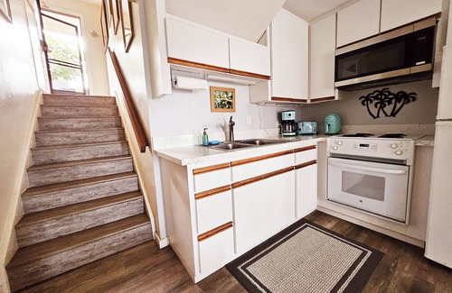 Punaluu Condo | #13 Ocean Views | 0 Bed, 1 Bath
