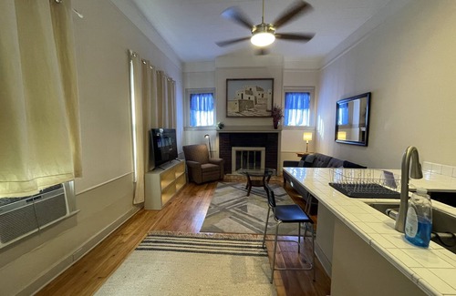 Southtown Apartment | 1322-#6 Downtown romantic cozy high ceiling 1BR unit