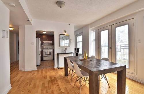 Quartier des Spectacles Apartment | #138 Beautiful & Bright APT in Downtown