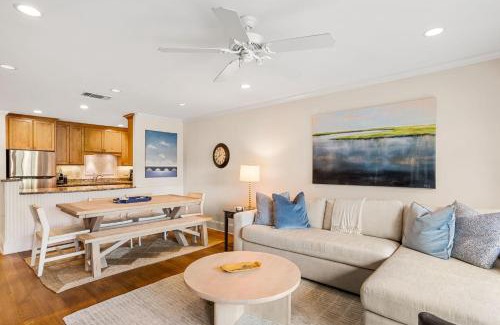 West Beach Village Villa | 1380 Fairway Oaks Villa by Akers Ellis Rentals