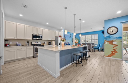 Davenport House | 13BR/10BA/Themed/hot tub/pool Villa 6000 Solterra
