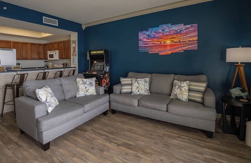 Navarre Beach Condo | 13th Floor OceanFront,Free Beach Chairs & Unbrella Service HeatedPool ArcadeGame