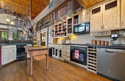 Julian House | 14-acre Rustic Luxury in Historic Julian