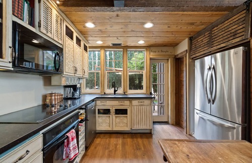 Julian House | 14-acre Rustic Luxury in Historic Julian
