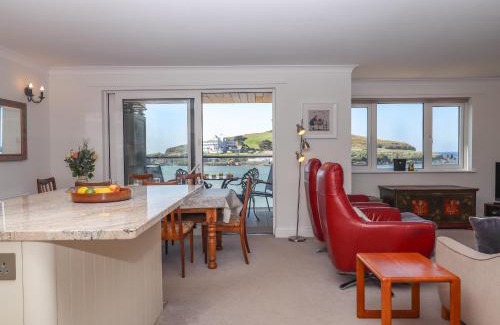 Bigbury-on-Sea Apartment | 14 Burgh Island Causeway