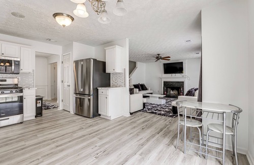 Buford House | 14 Mi to Lake Lanier: Family Home w/Yard