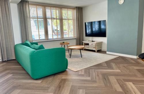 Domburg Apartment | 140 m2 groot appartement -midden in het centrum- 2022 kompleet gerenoveerd