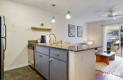 Zilker Apartment | 1422 Collier #214 xx