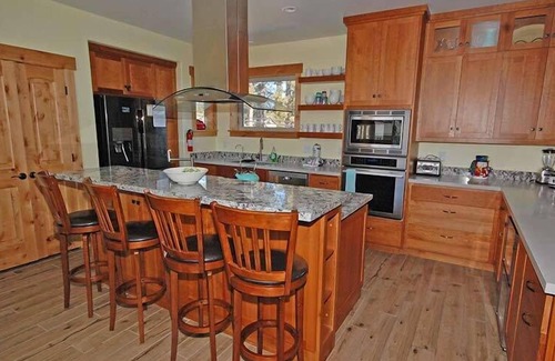 Mountain View Estates House | 1442 Mt Rainier Drive