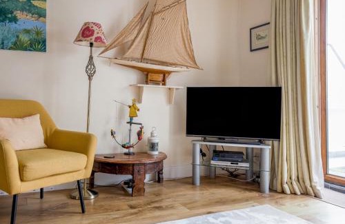 Salcombe House | 14a Courtenay Street