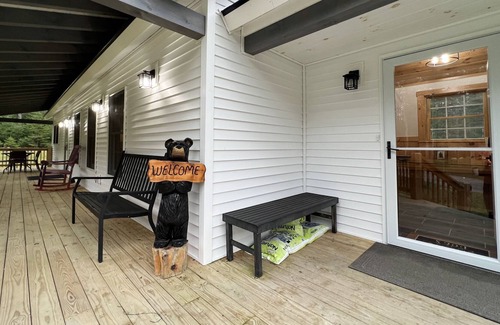 Easton House | 14EV Newly custom built Coventry home on 3 acre private lot near Cannon, Franconia