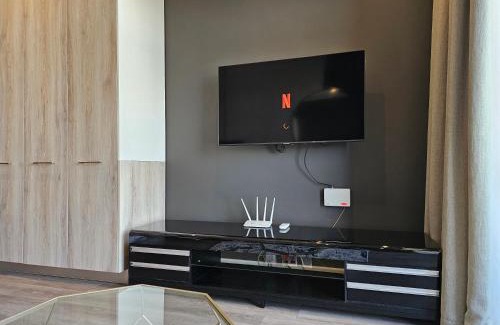 Menlyn Apartment | 14th Floor Studio Overlooking Time Square
