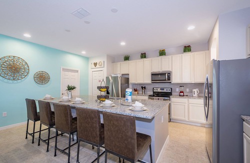 Loughman Resort | 15 beds gated home/great location/Fancy clubhouse/Mins to Disney/WaterPark