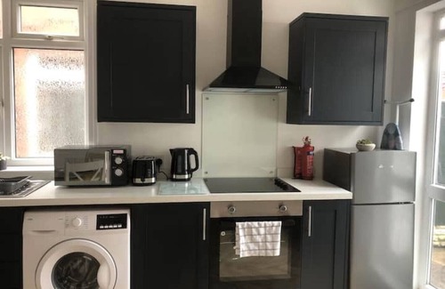 Scunthorpe House | 15 Comfort House 2 bed townhouse with parking