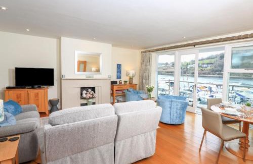 Dartmouth Apartment | 15 Dart Marina