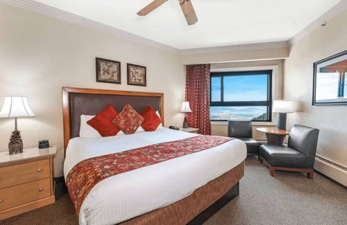 Tahoe Village Apartment | 15 hot Tubs + Pool! Private Gondola! Free Parking