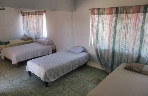 Aguascalientes House | 15 huespedes a 2min de la feria San Marcos 2023