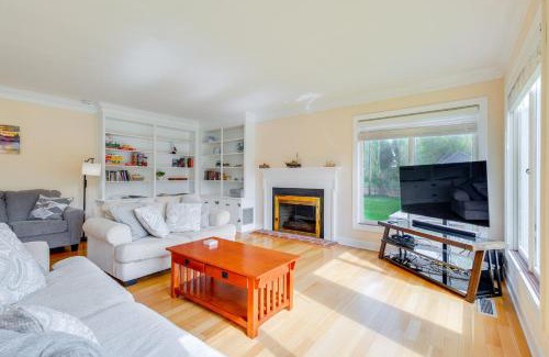 Mathews House | 15 Mi to Gloucester Waterfront Mathews Home!