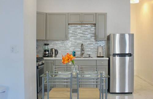 Queens Apartment | 15 Minutes From Manhattan Luxury 2-Bedroom Apartment in LIC/Astoria Queens