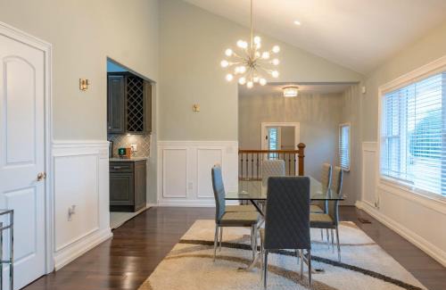 Aston House | 15 Minutes from PHL Airport - Cozy & Modern Rancher Style Home