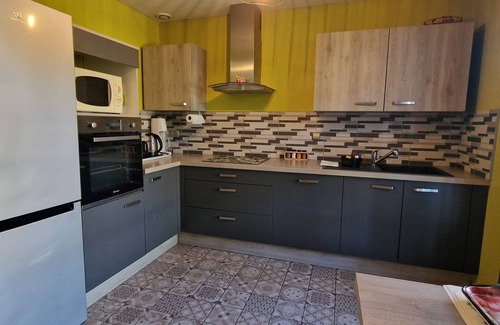 Lunel Villa | 15 minutes from the beach VERY NICE LANGUEDOCIENNE HOUSE offering peace and serenity