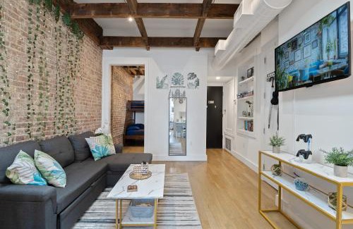 Hoboken Apartment | 15 Minutes to NYC - Chic Penthouse with bus stop at doorstep