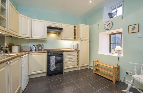 Fishguard Cottage | 15 Newport Road, Holiday Cottage Fishguard, Sleeps 5, 3 bedrooms, bathrooms